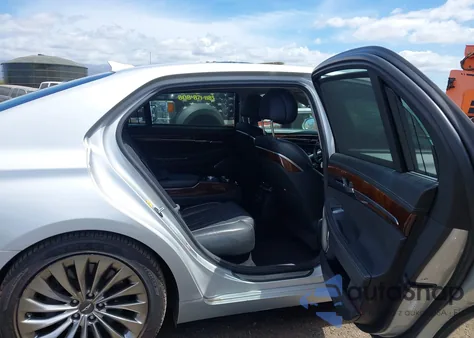 2017 Genesis G90 3.3T Premium z USA, uszkodzony, nr VIN KMHG34JA9HU024771